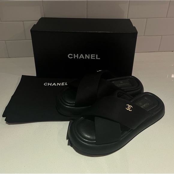 CHANEL WOMENS PUFFY SANDAL BLACK - Picture 9 of 13
